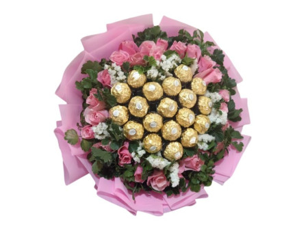 Sweet Blush Ferrero & Pink Rose Bouquet – FlowerTalks Philippines